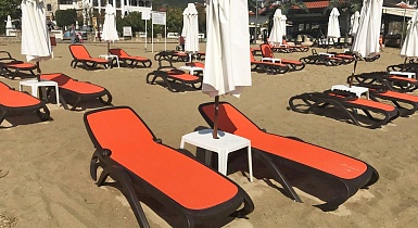 Шезлонг от Nardi на море Шезлонг от Nardi на море